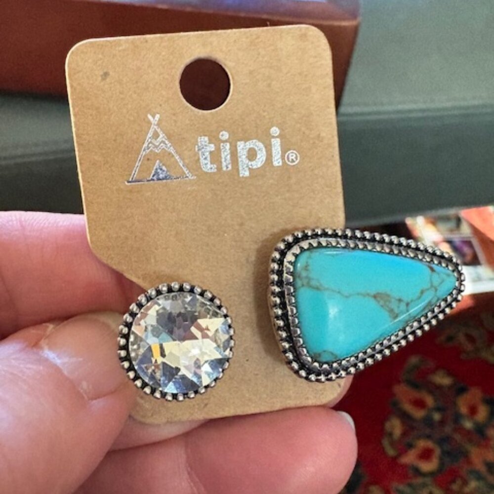 NWT Atipi Two Finger Turquoise Crystal Silvertone Southwestern Boho Fashion Ring